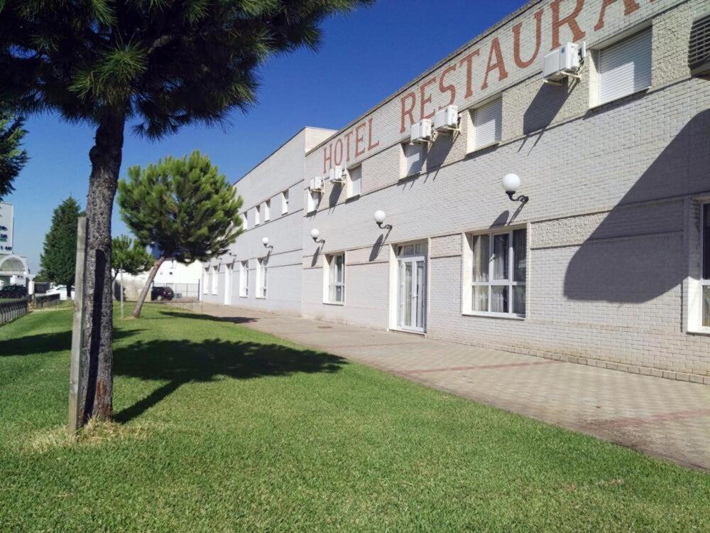 Hotel Puerto De Palos パロス・デ・ラ・フロンテーラ エクステリア 写真
